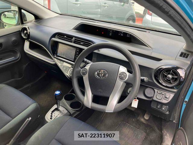 Toyota AQUA 2015-01 6902019-1