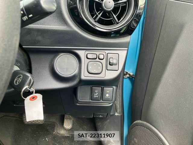 Toyota AQUA 2015-01 6902019-5