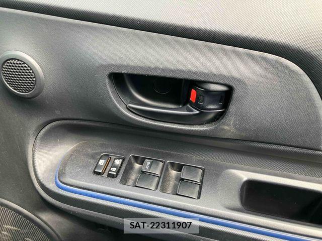 Toyota AQUA 2015-01 6902019-6
