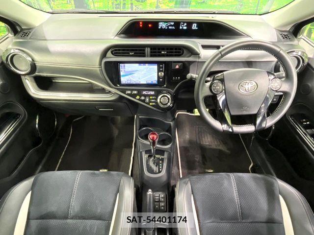 Toyota AQUA 2017-06 6901990-1