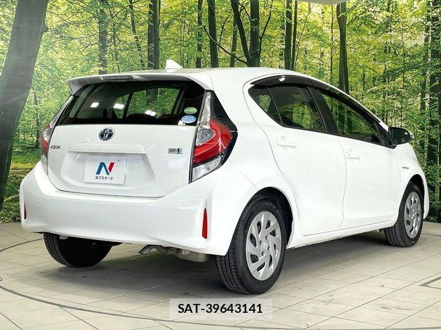 Toyota AQUA 2018-09 6901997-16