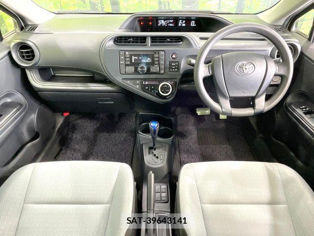 Toyota AQUA 2018-09 6901997-1