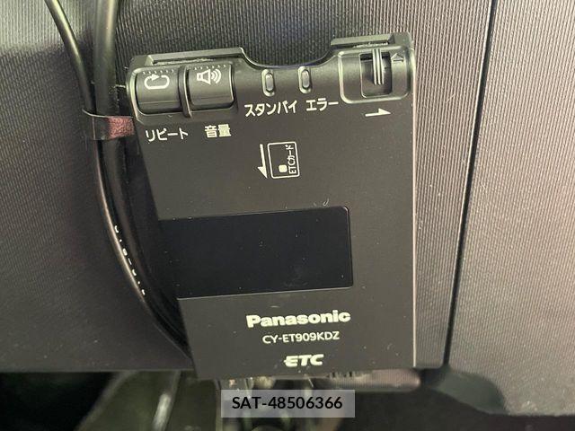 Toyota AQUA 2013-07 6902012-3