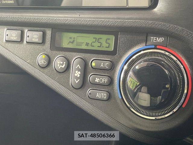 Toyota AQUA 2013-07 6902012-6