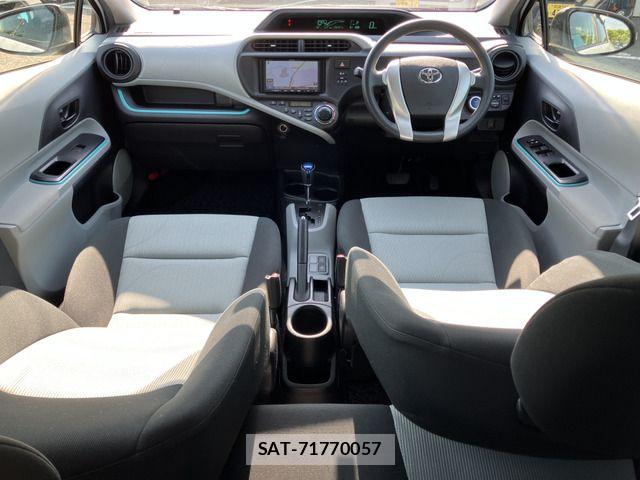 Toyota AQUA 2012-07 6902055-5