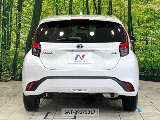 Toyota AQUA 2023-03 6901940-14