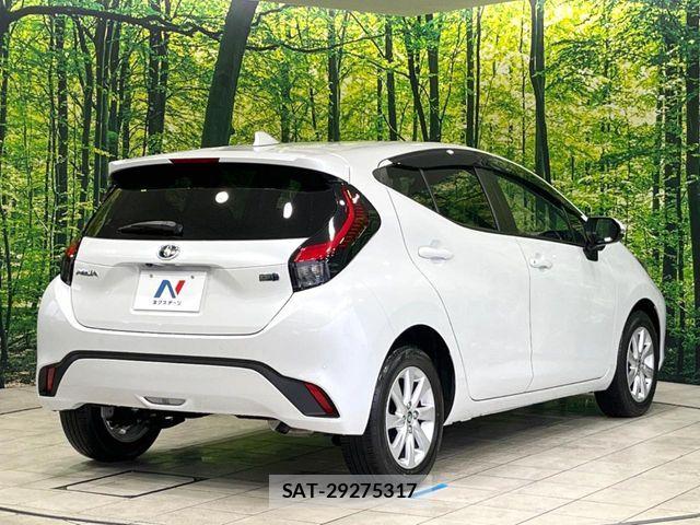 Toyota AQUA 2023-03 6901940-16