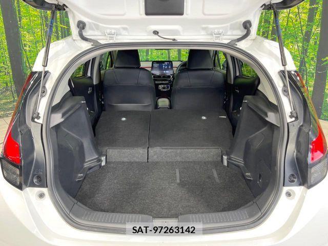 Toyota AQUA 2023-11 6901939-9