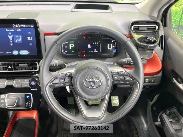 Toyota AQUA 2023-11 6901939-10