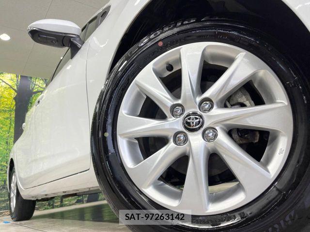 Toyota AQUA 2023-11 6901939-12