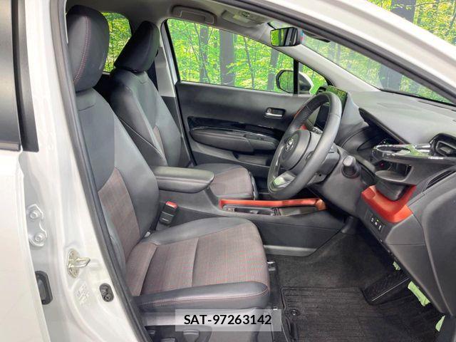 Toyota AQUA 2023-11 6901939-7