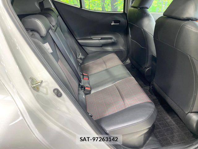 Toyota AQUA 2023-11 6901939-8