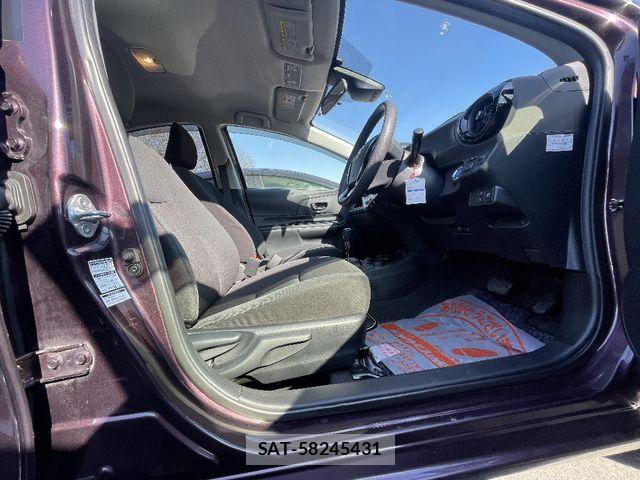 Toyota AQUA 2016-12 6901992-21