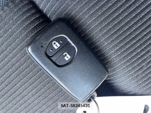 Toyota AQUA 2016-12 6901992-8
