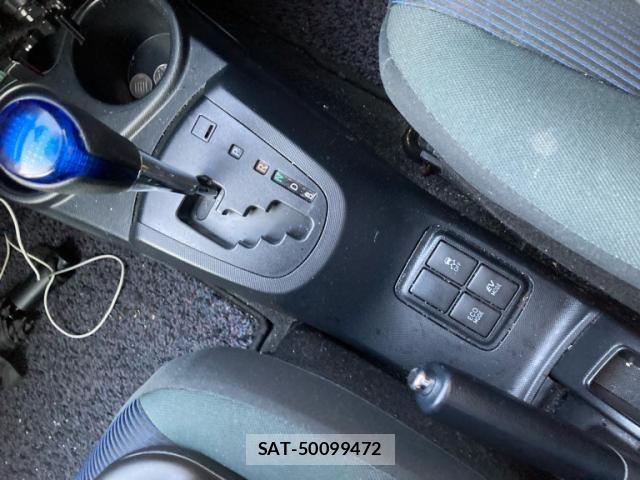 Toyota AQUA 2015-08 6902038-16