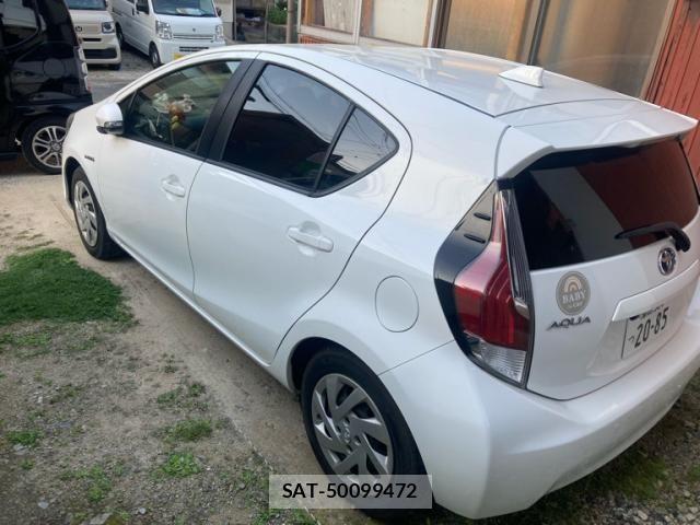 Toyota AQUA 2015-08 6902038-2