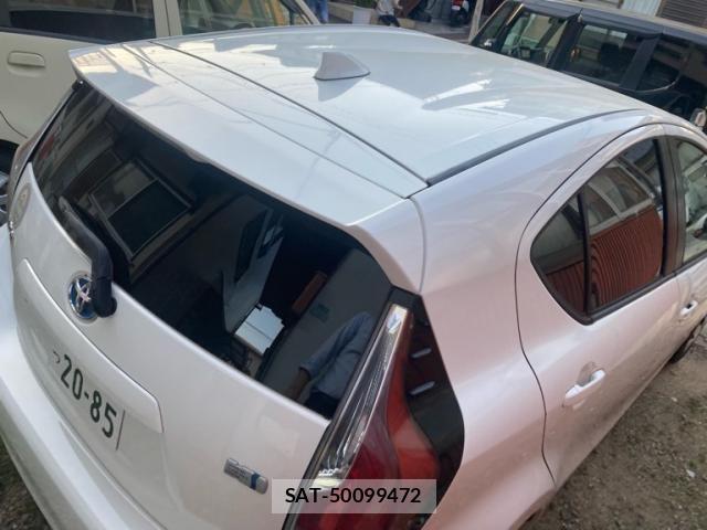 Toyota AQUA 2015-08 6902038-3