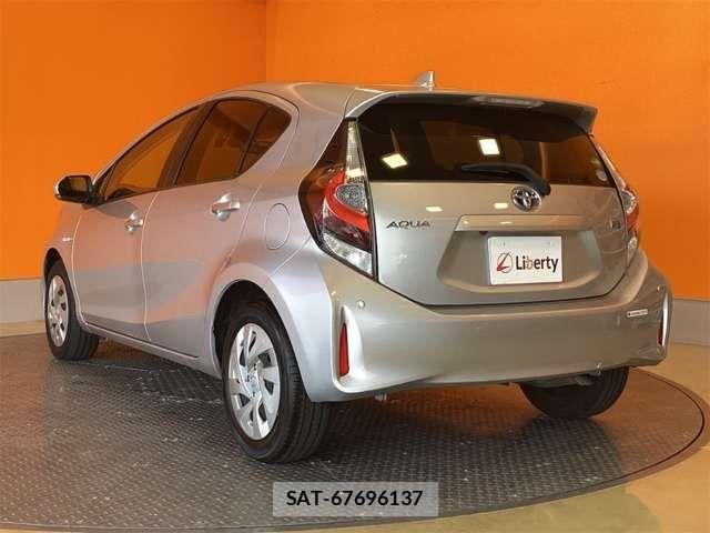 Toyota AQUA 2019-08 6901957-10