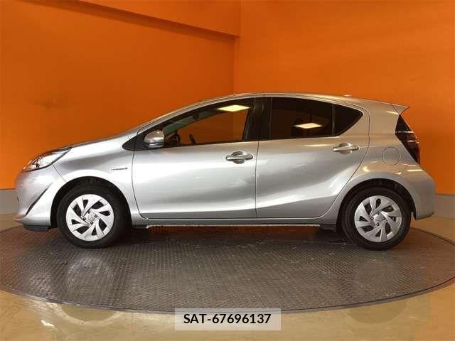 Toyota AQUA 2019-08 6901957-11