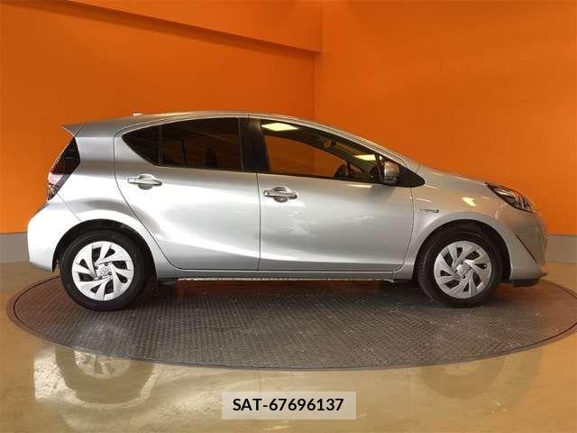 Toyota AQUA 2019-08 6901957-7