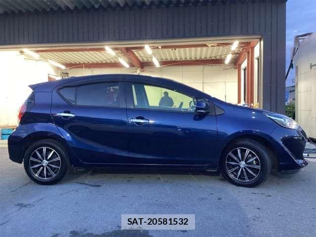 Toyota AQUA 2020-08 6901966-11