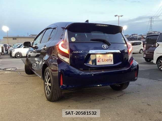 Toyota AQUA 2020-08 6901966-13