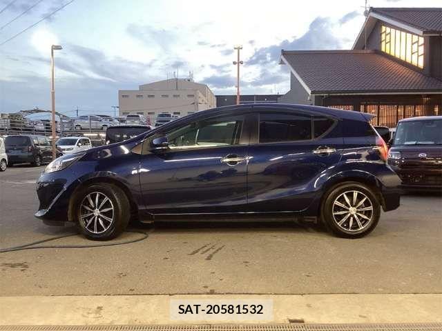 Toyota AQUA 2020-08 6901966-14