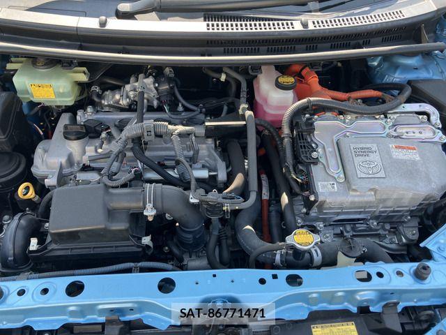 Toyota AQUA 2012-07 6902040-9