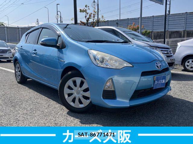Toyota AQUA 2012-07 6902040-1