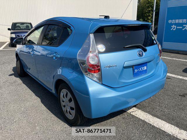 Toyota AQUA 2012-07 6902040-3