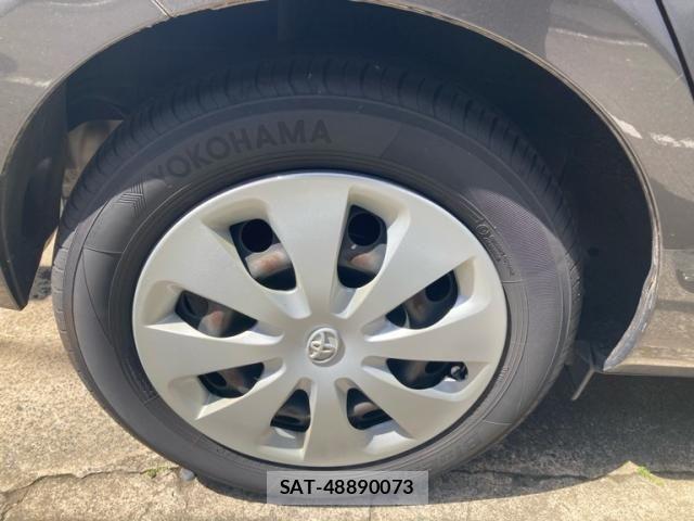 Toyota AQUA 2013-08 6902041-4