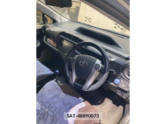 Toyota AQUA 2013-08 6902041-5