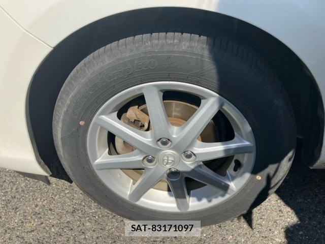 Toyota AQUA 2012-02 6902079-12