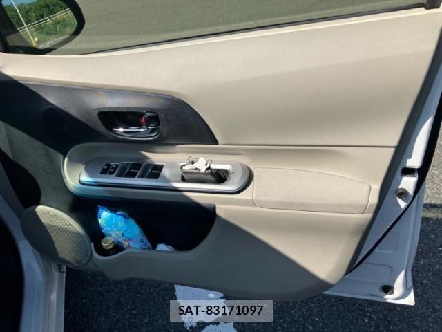 Toyota AQUA 2012-02 6902079-17
