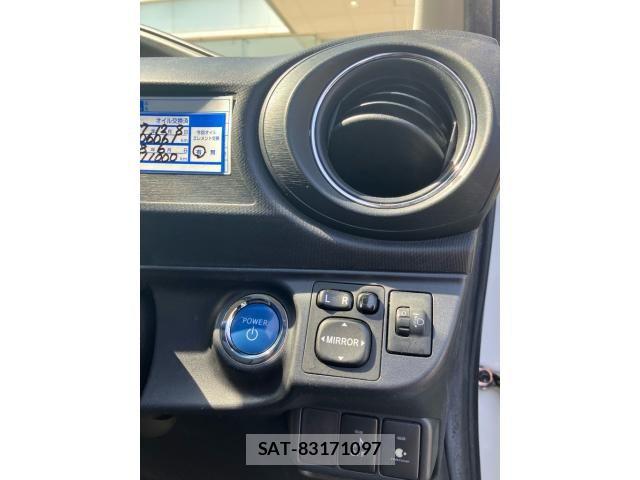 Toyota AQUA 2012-02 6902079-18