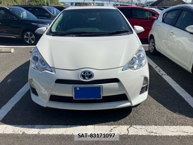 Toyota AQUA 2012-02 6902079-1