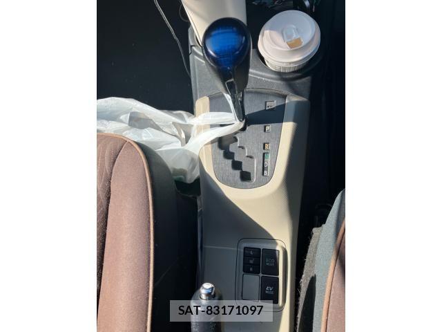Toyota AQUA 2012-02 6902079-20