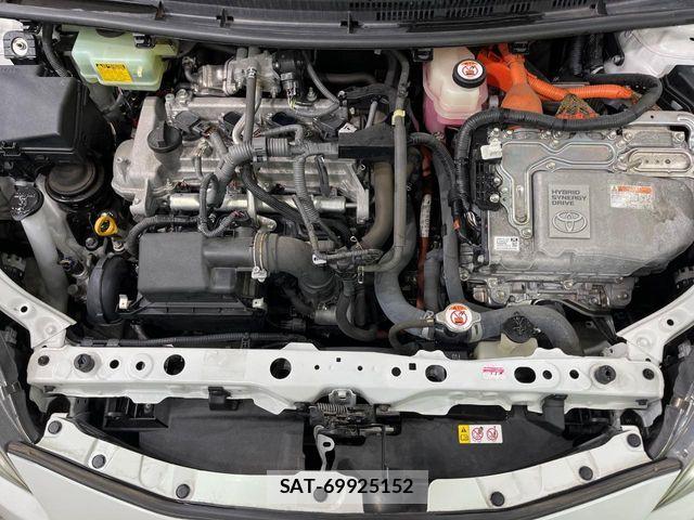 Toyota AQUA 2018-03 6901977-17