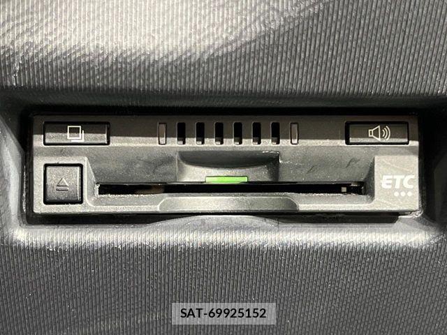 Toyota AQUA 2018-03 6901977-6