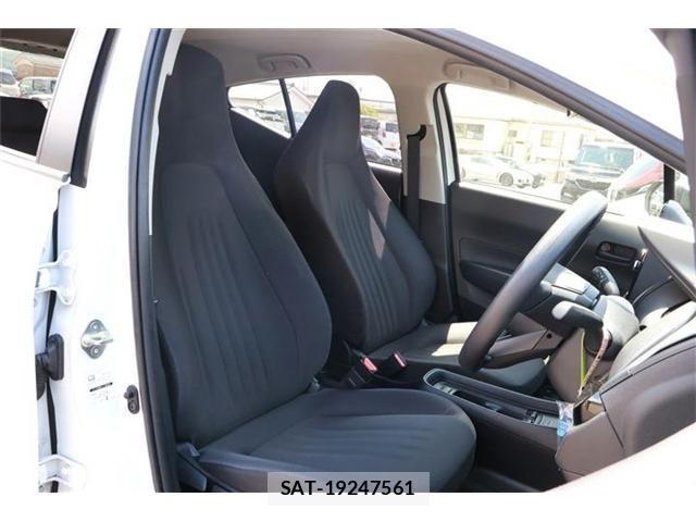 Toyota AQUA 2024-07 6901938-9