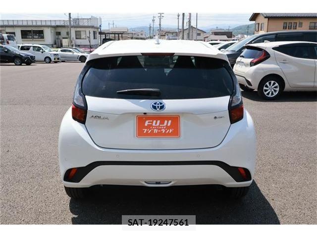 Toyota AQUA 2024-07 6901938-15