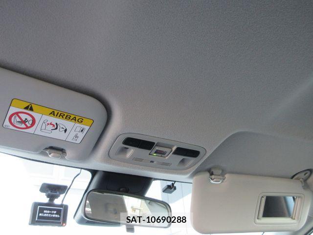 Toyota AQUA 2023-08 6901948-12