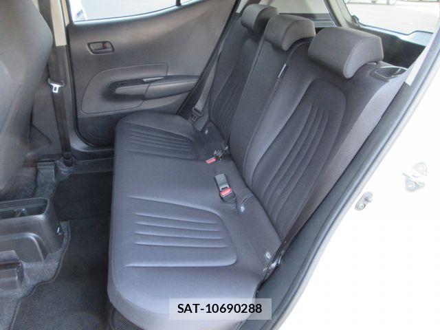 Toyota AQUA 2023-08 6901948-13