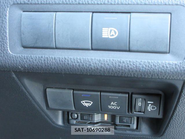 Toyota AQUA 2023-08 6901948-4