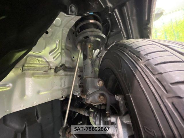 Toyota AQUA 2013-12 6901994-19