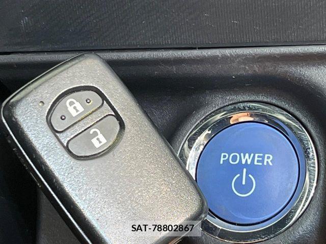 Toyota AQUA 2013-12 6901994-6