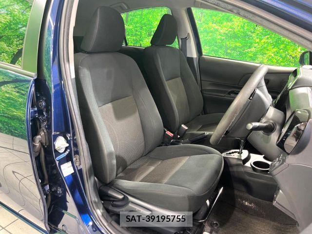 Toyota AQUA 2018-05 6901979-9
