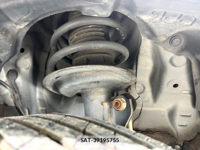Toyota AQUA 2018-05 6901979-19