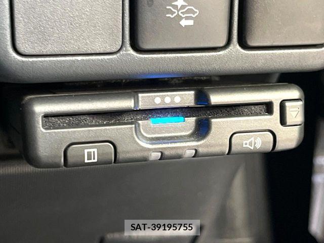 Toyota AQUA 2018-05 6901979-4