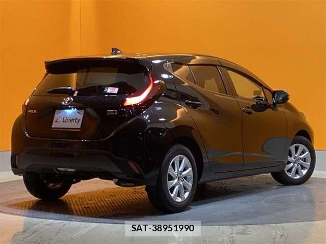 Toyota AQUA 2023-02 6901941-12
